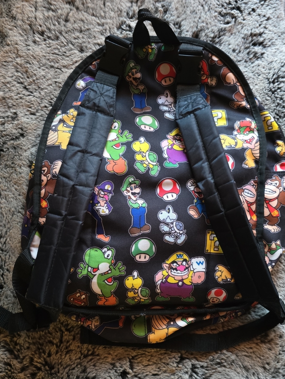 Mario Reversible Backpack - Picture 2 of 4
